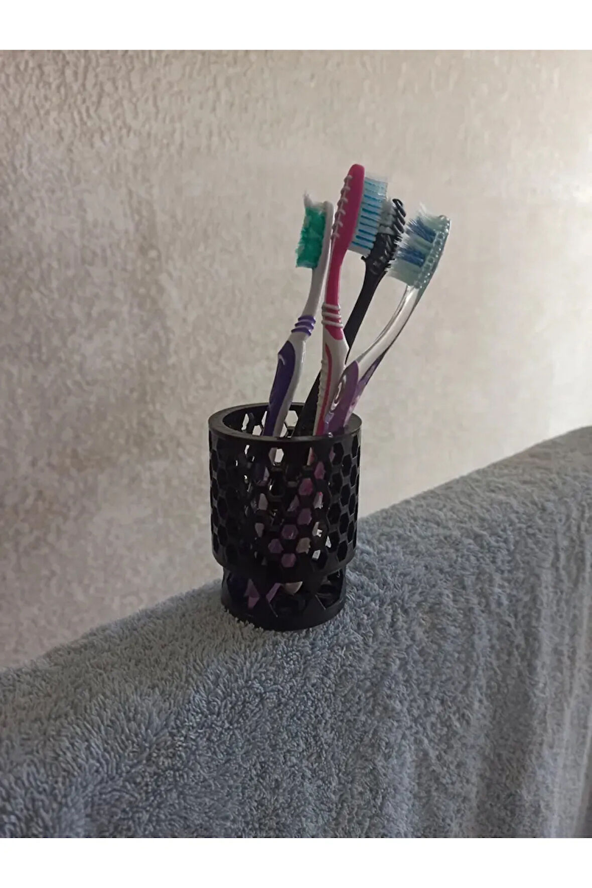 Diş Fırçası Tutucu - Modern ve Kullanışlı Banyo Çözümü