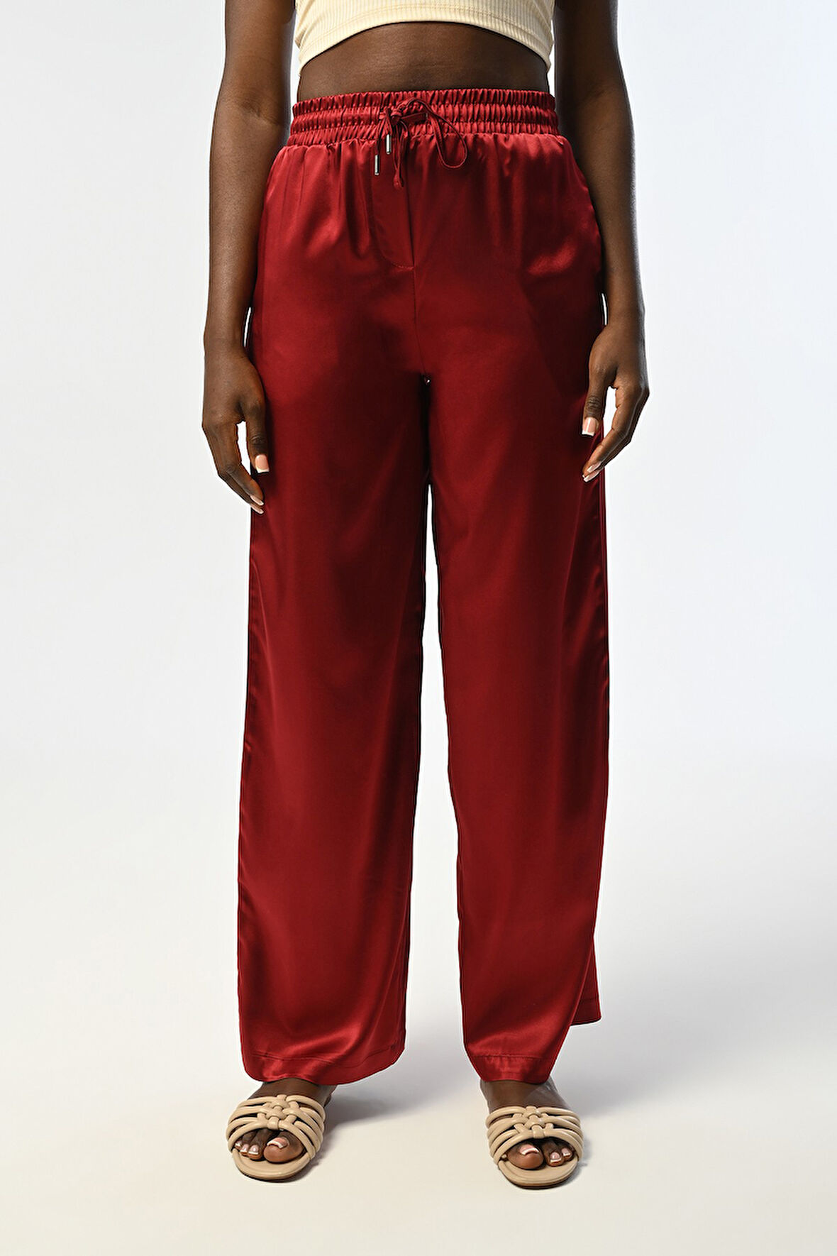 KADIN BELİ LASTİKLİ BOL PAÇA BORDO RENK DÜZ SATEN PANTOLON