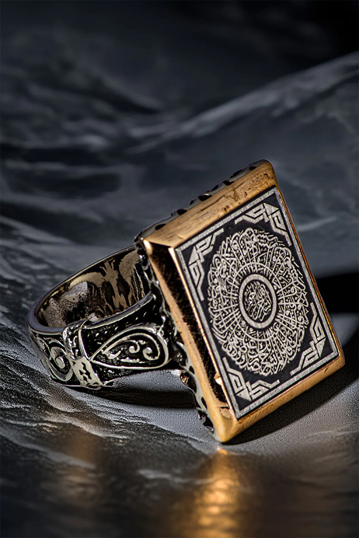 Erkek İnşirah Suresi İşlemeli Dikdörtgen Model Yanı Damla Motifli 925 Ayar Gümüş Yüzük