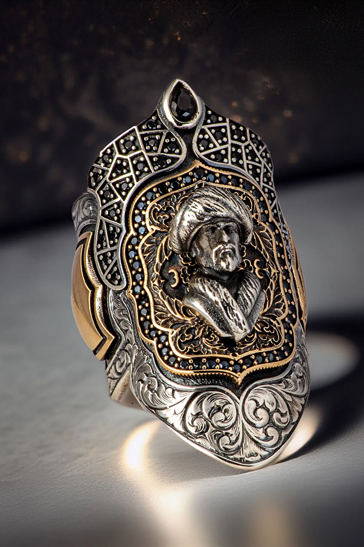 Erkek Mevlana Kabartmalı Siyah Zirkon Taşlı Erkek Gümüş Yüzük Zihgir Model