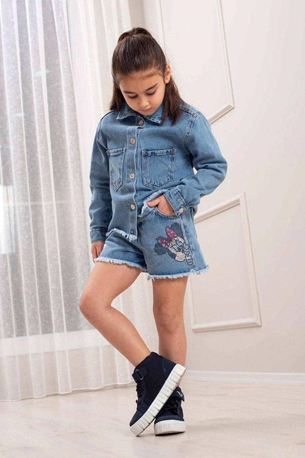 KIZ ÇOCUK KOT ŞORTLU-ÇEKETLİ TAKIM MİCKEY DESENLİ