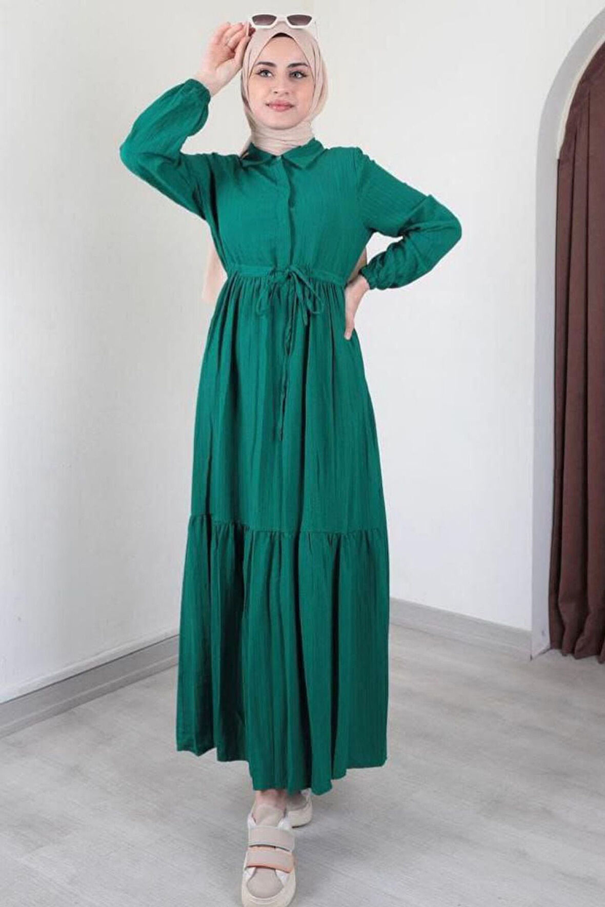 Kadın Tesettür Yarım Düğmeli, Belden Büzgülü Elbise