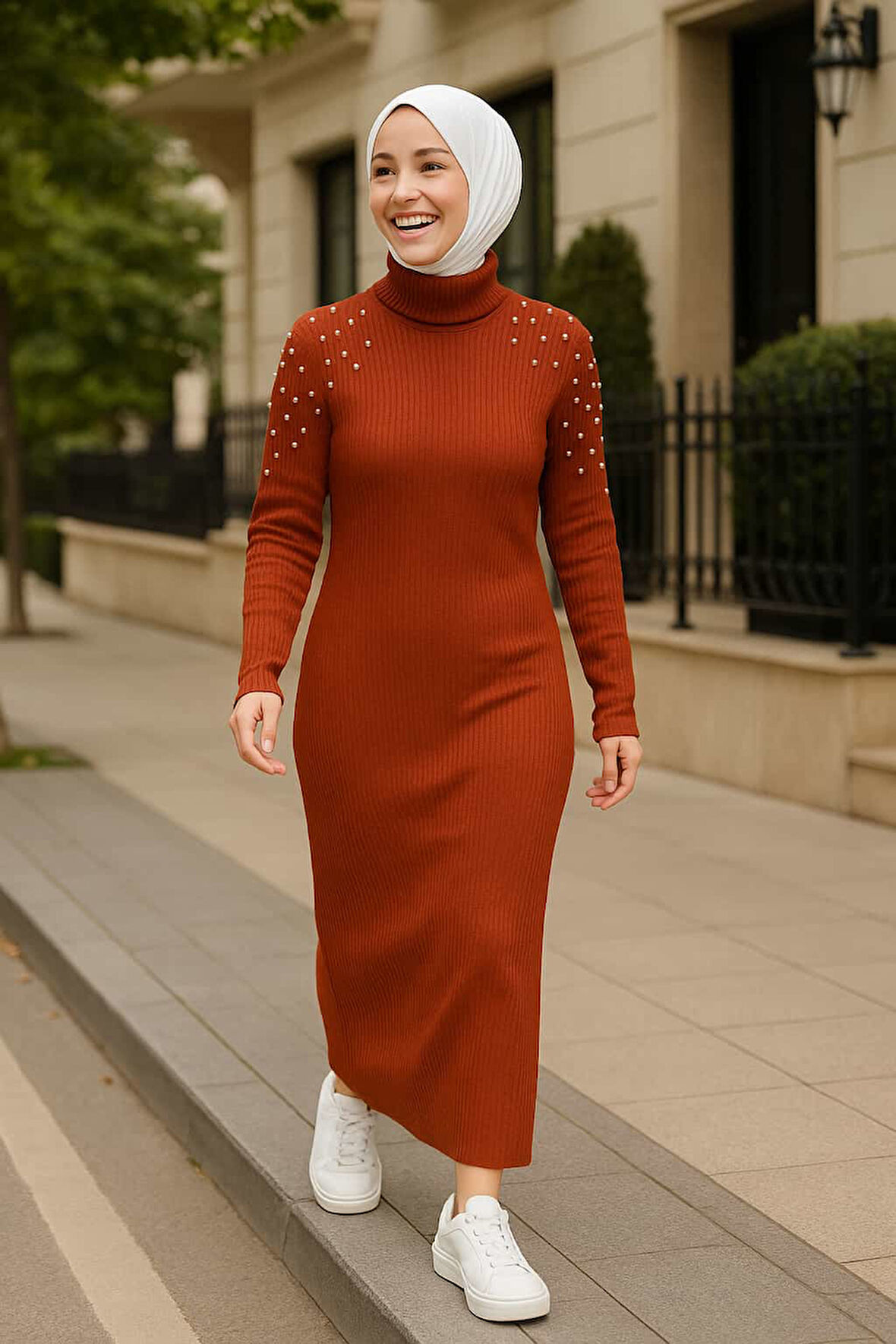 Boğazlı İnçe Fitilli Omuz İnci Detaylı Triko Elbise