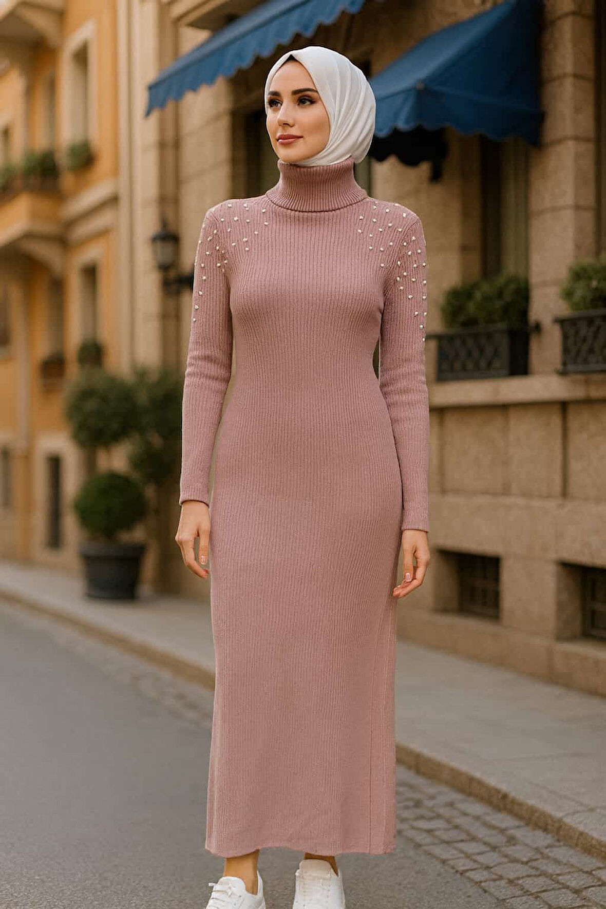 Boğazlı İnçe Fitilli Omuz İnci Detaylı Triko Elbise