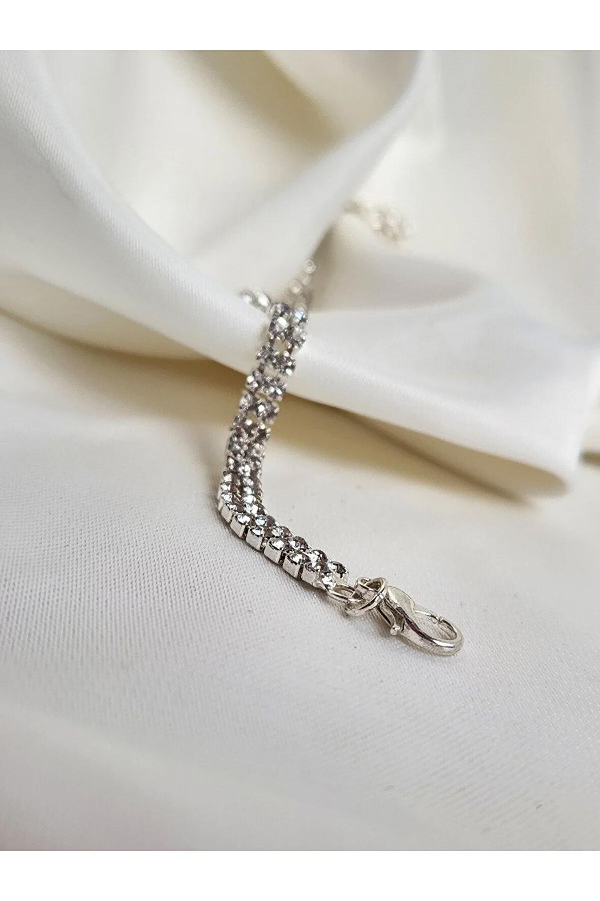 İki Sıralı Kristal Su Yolu Silver Gümüş Renk Bileklk