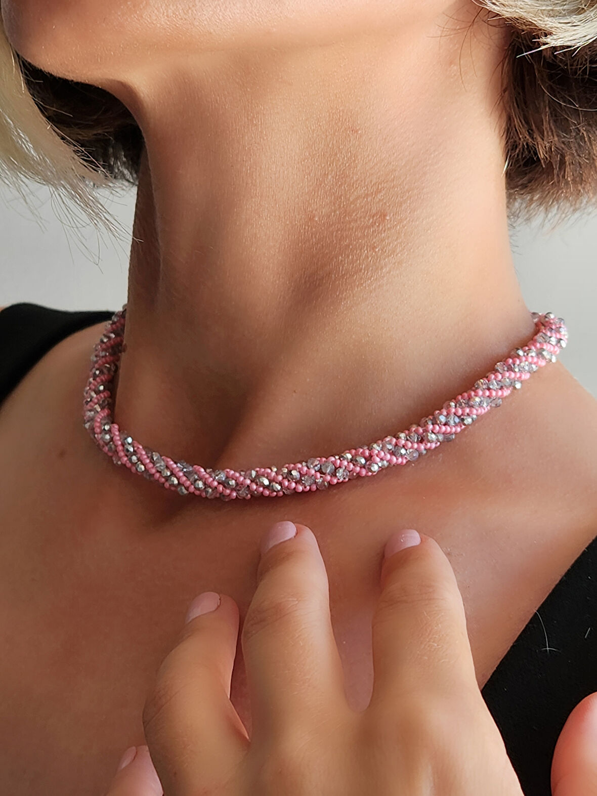 Etnik Bohem Sarmal Dönmeli Model Kristal Pembe Gümüş Taşlı Kristal Boncuk Kolye