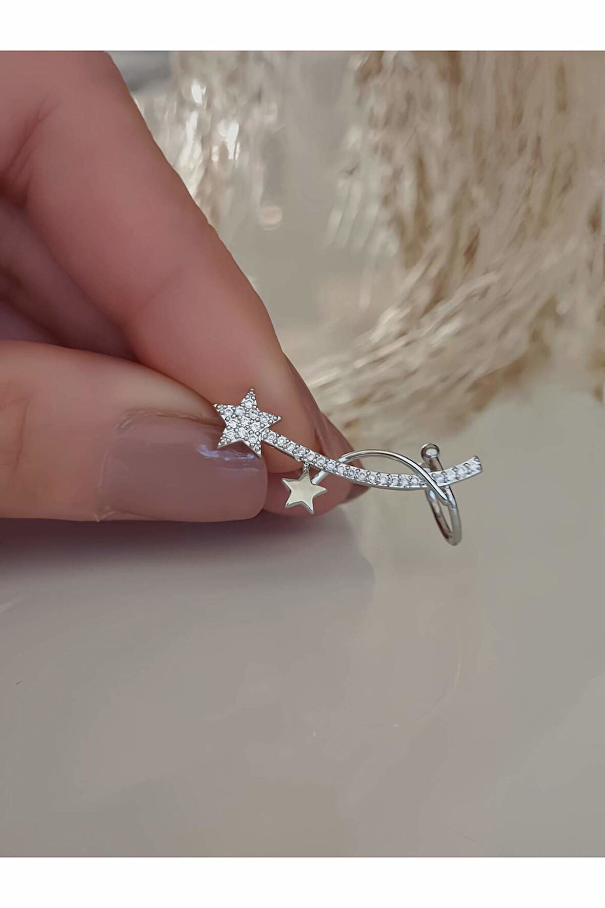 Yıldız Model Zirkon Taşlı Model Gümüş Renkli Kıkırdak Sıkıştırmalı Küpe Earcuff