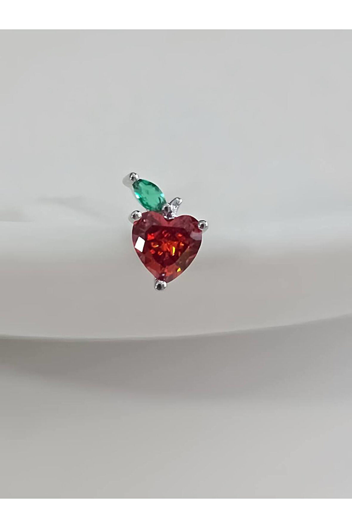 Kırmızı Elma Model Kıkırdak Piercing Tragus Helix Silver Gümüş Renk Küpe