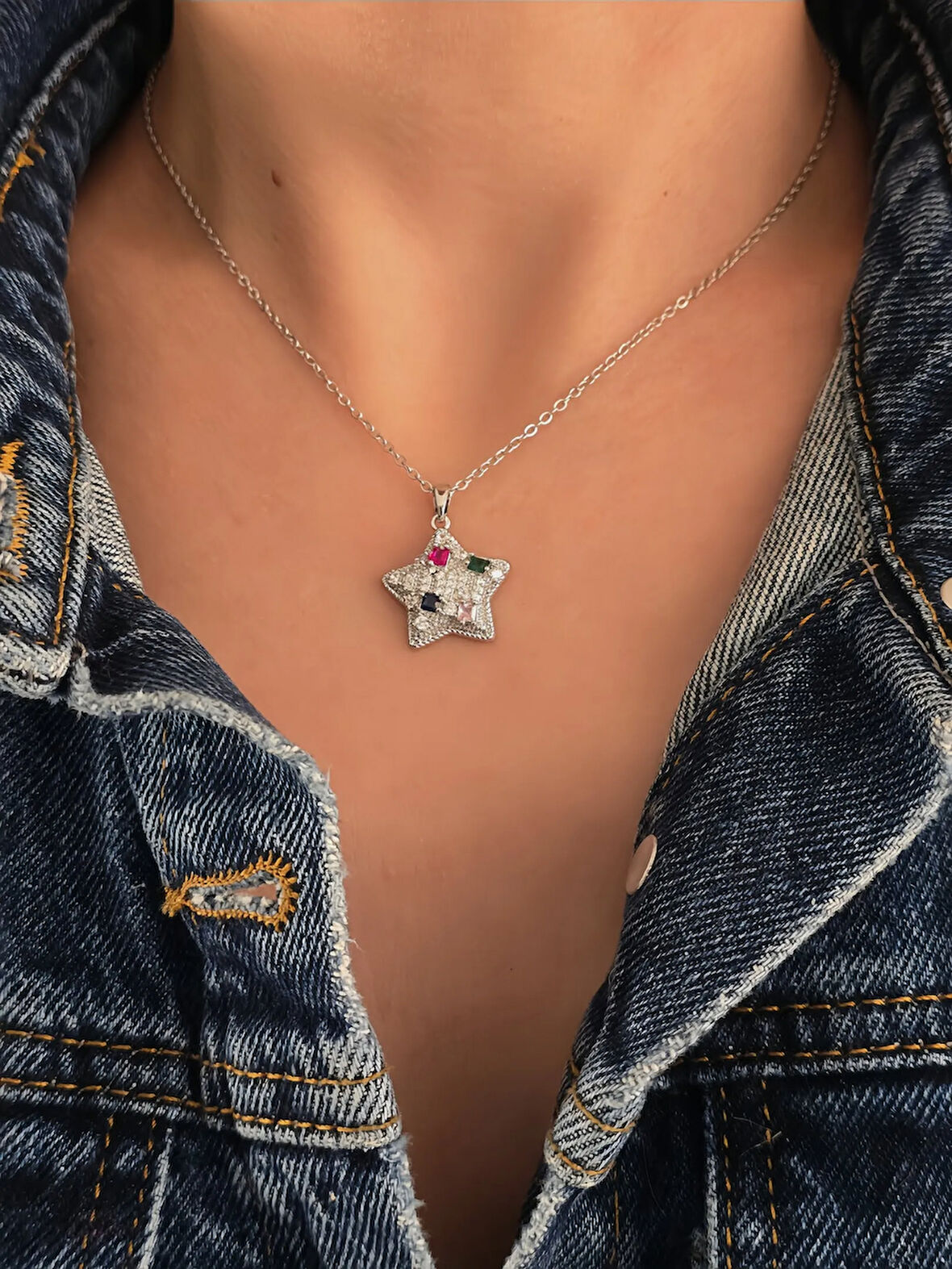 Yıldız Model Renkli Zirkon Taşlı Silver Renk Kolye