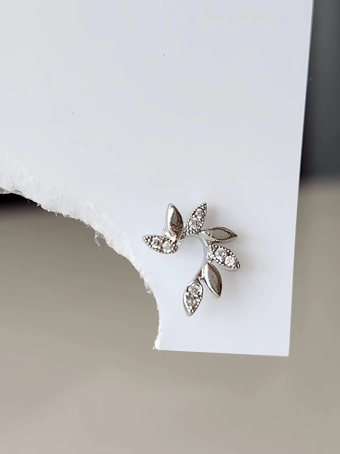 Buğday Başak Arpa Model Kıkırdak Piercing Tragus Helix  Gümüş Renk Küpe