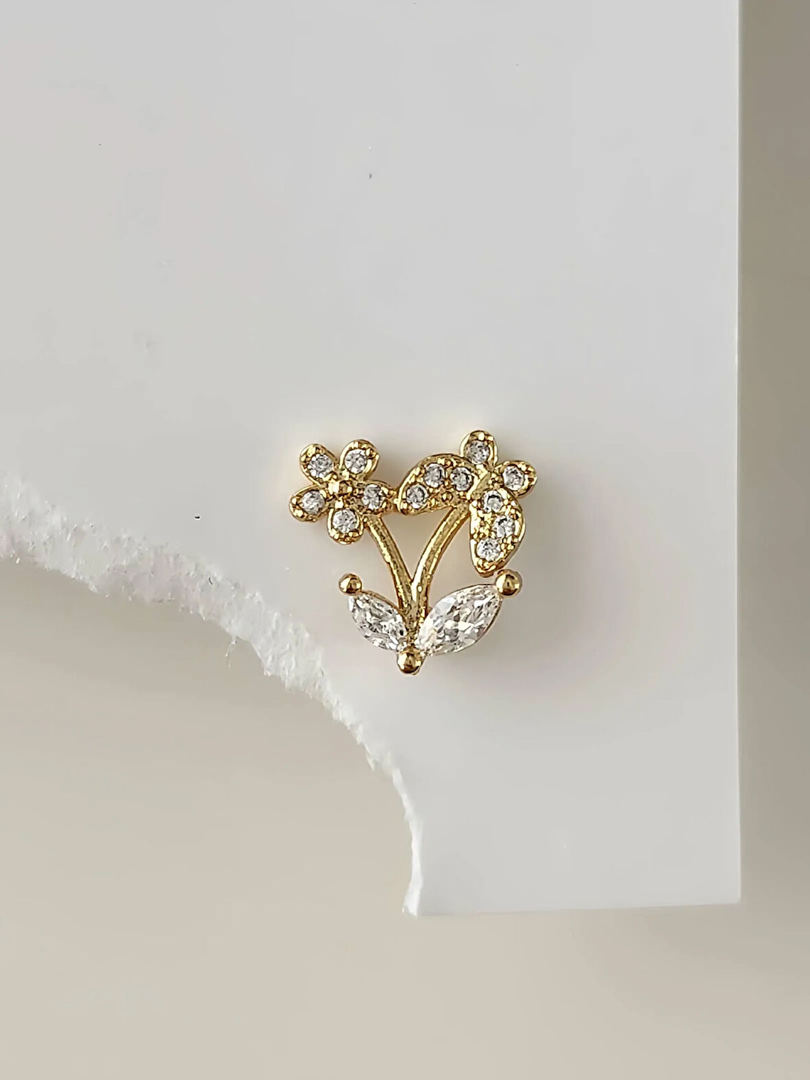 Kelebek Çiçek Yıldız Model Kıkırdak Piercing Tragus Helix Altın Gold Renk Küpe