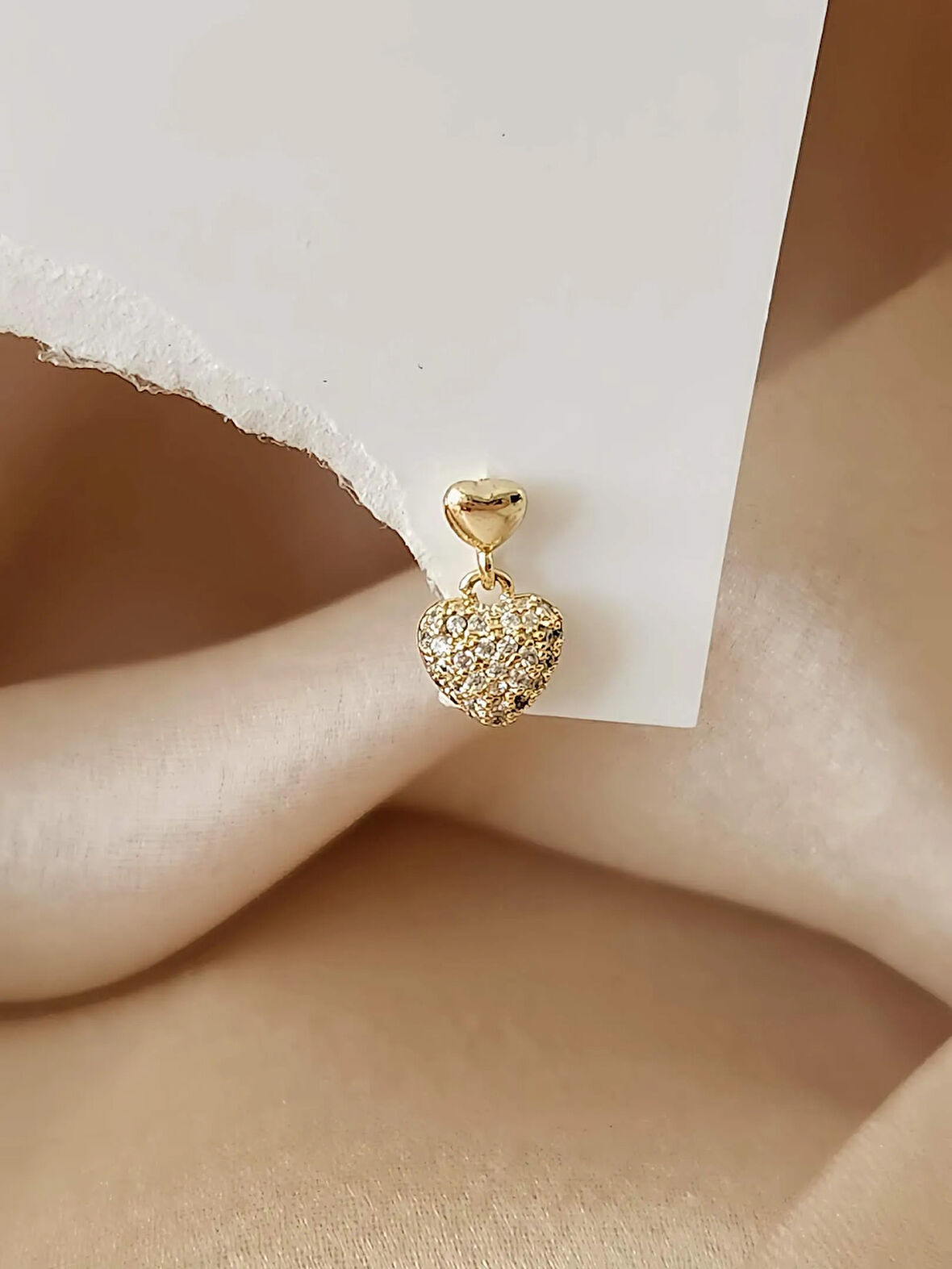 Kalp Bombeli Sallantılı Model Kıkırdak Tragus Helix Piercing Gold Altın Renk Küpe