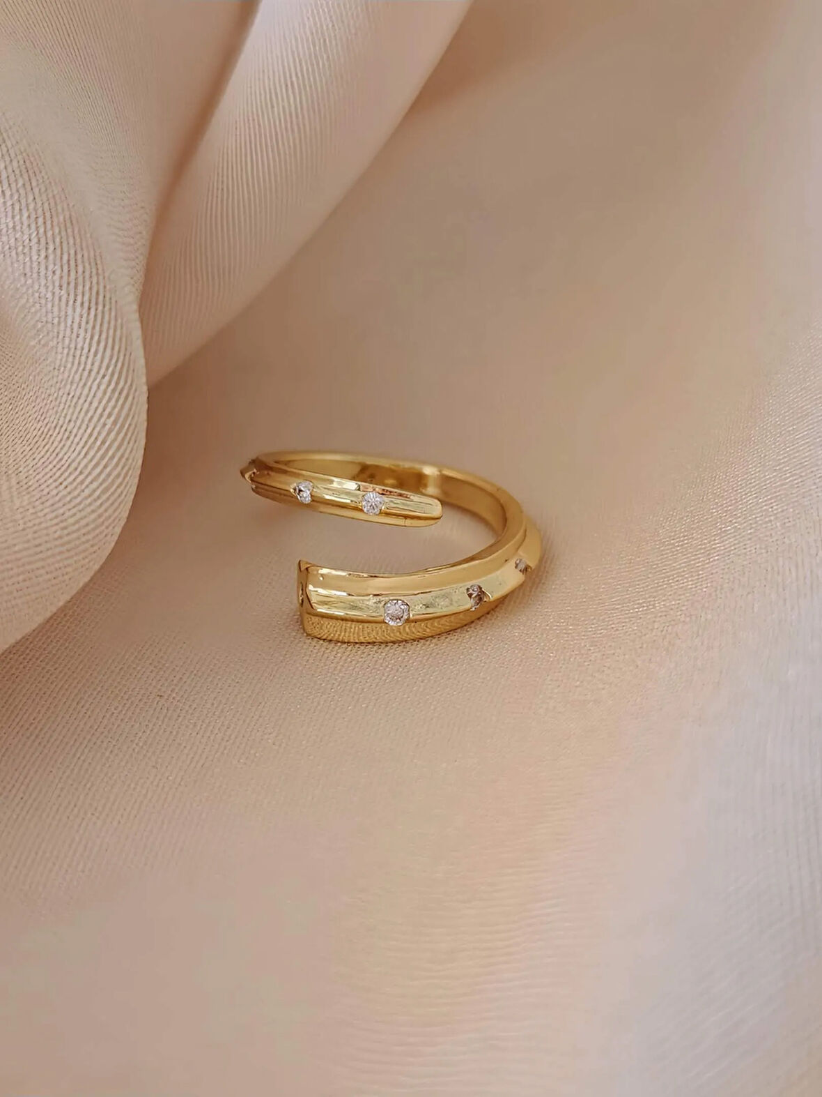 Çapraz Zirkon Taşlı Model Ayarlanabilir Gold Altın Renkli Yüzük