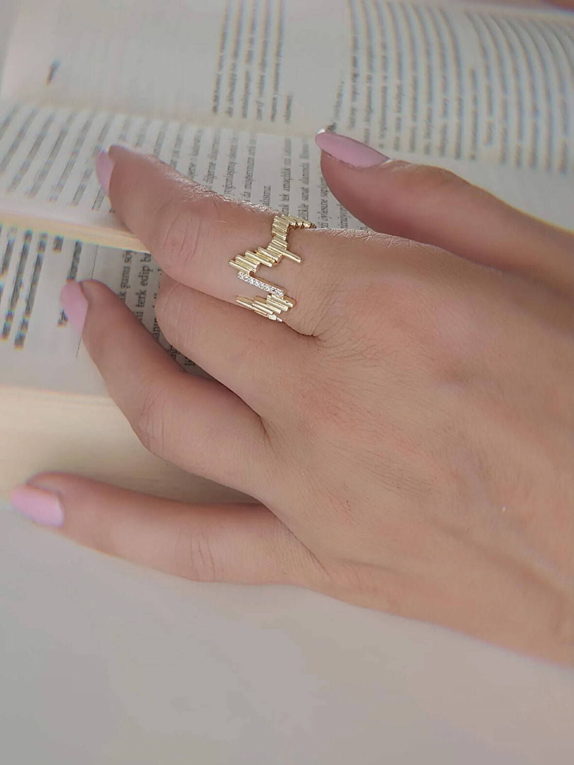 ZikZak Dalgalı Ritim Model Ayarlanabilir Gold Altın Renkli Yüzük