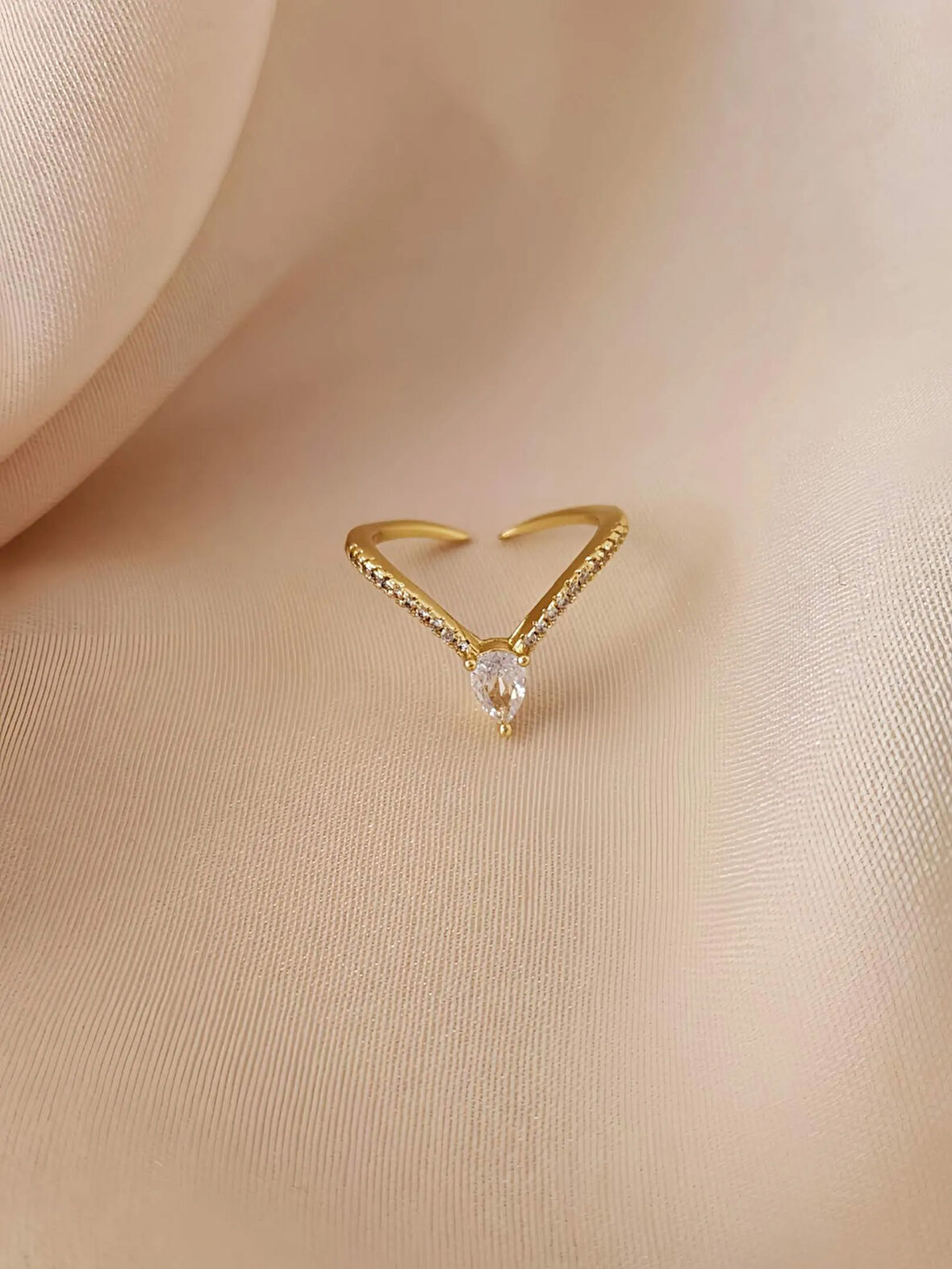 V Model Damla Zirkon Taşlı Ayarlanabilir Gold Altın Renkli Yüzük