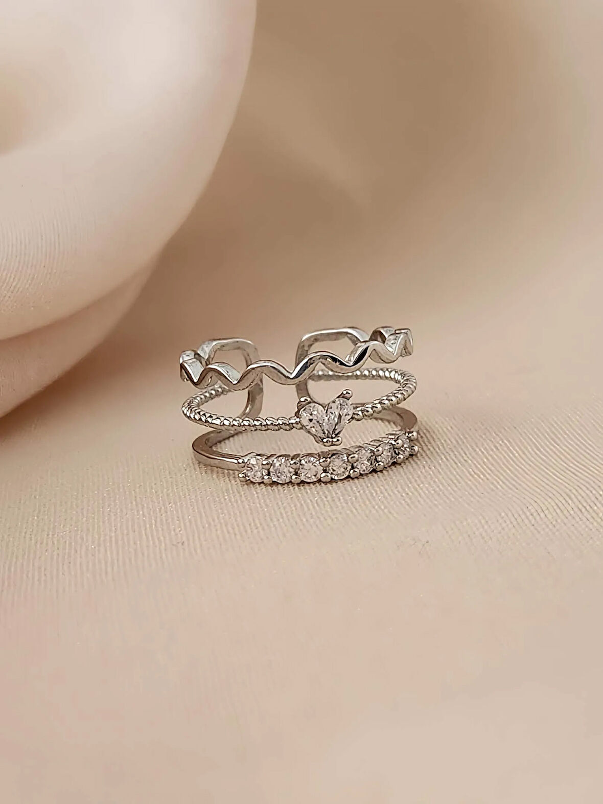 Üç 3 Sıralı Kalp Model Zirkon Taşlı Ayarlanabilir Silver Gümüş Renkli Yüzük
