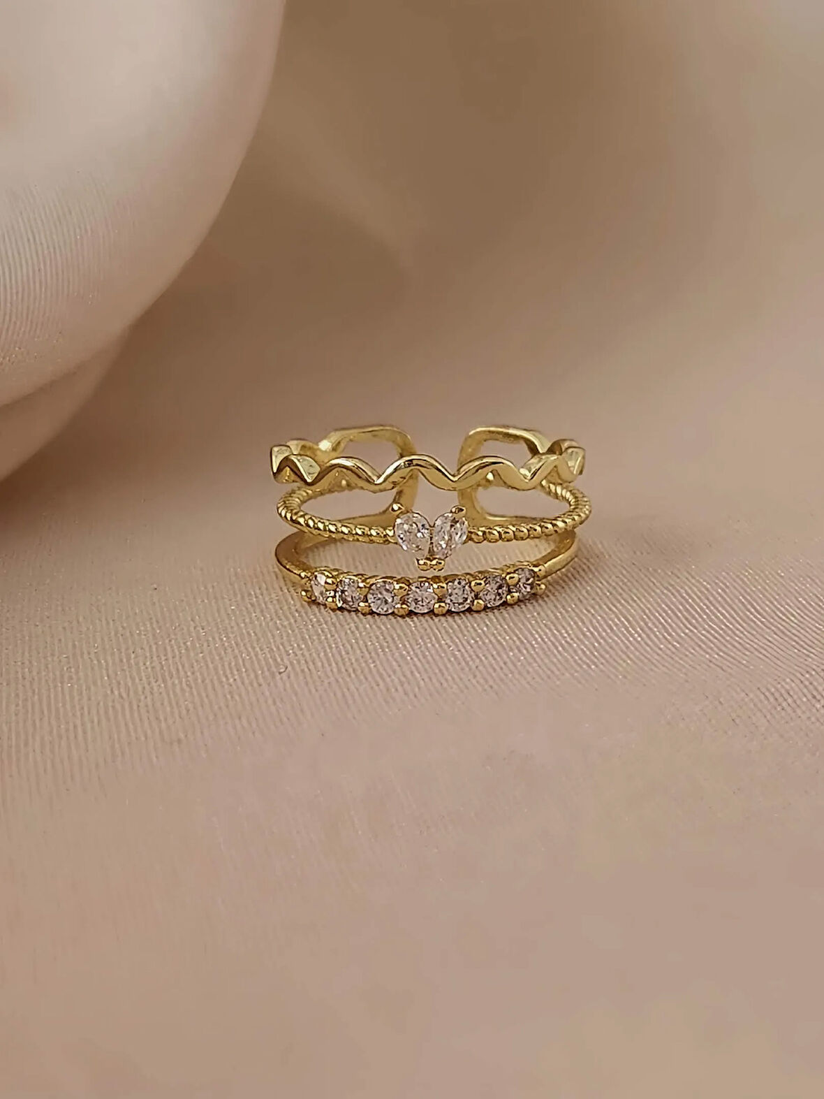 Üç 3 Sıralı Kalp Model Zirkon Taşlı Ayarlanabilir Gold Altın Renkli Yüzük