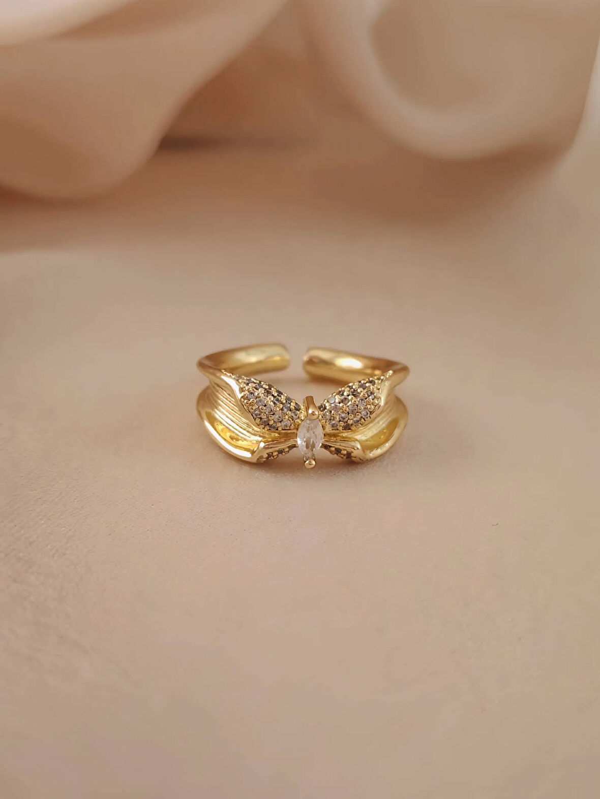 Kelebek Model Zirkon Taşlı Ayarlanabilir Gold Altın Renkli Yüzük