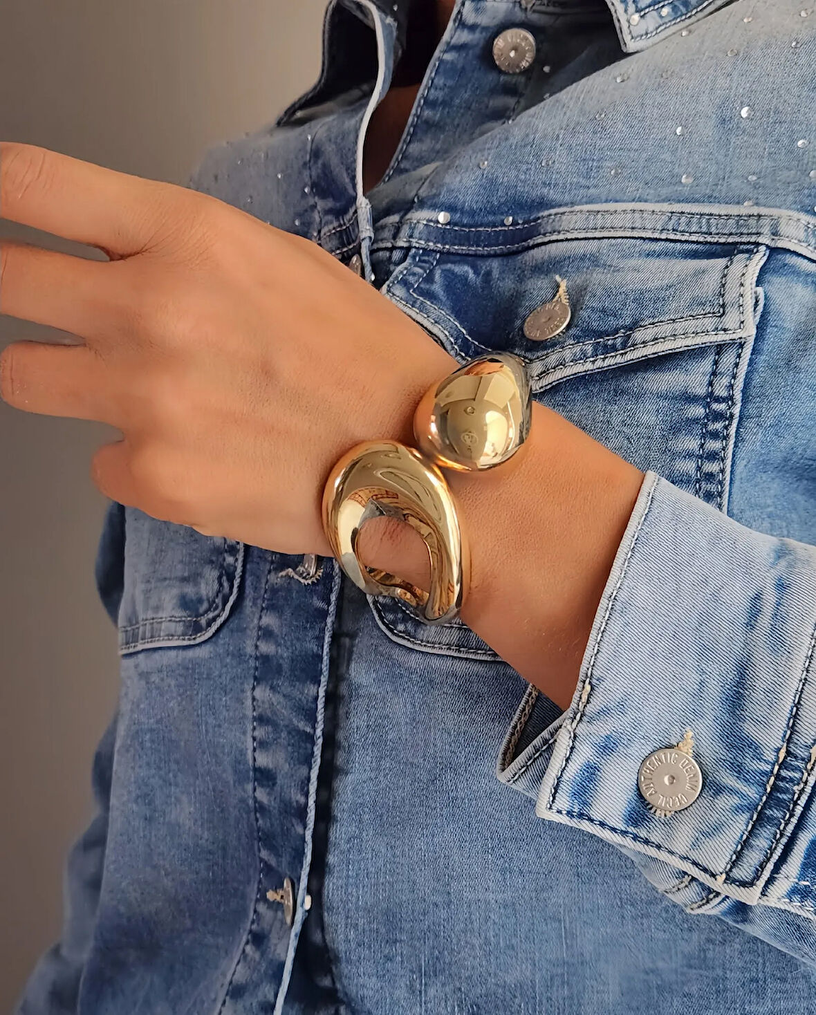 Asimetrik Damla Kalın Model Gold Çelik Kelepçe