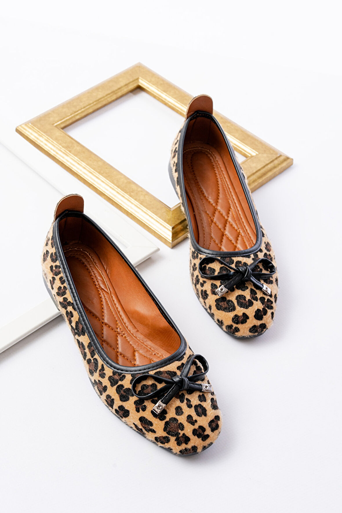 Potin Leopar Fiyonklu ( 2 cm) Oval Burunlu Günlük Kullanım Babet