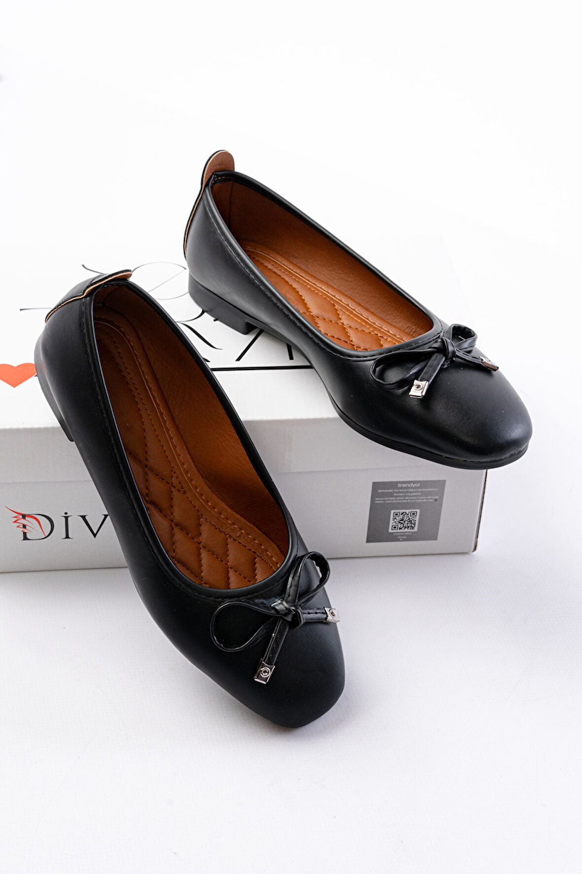 Potin Siyah  Fiyonklu ( 2 cm) Oval Burunlu Günlük Kullanım Babet