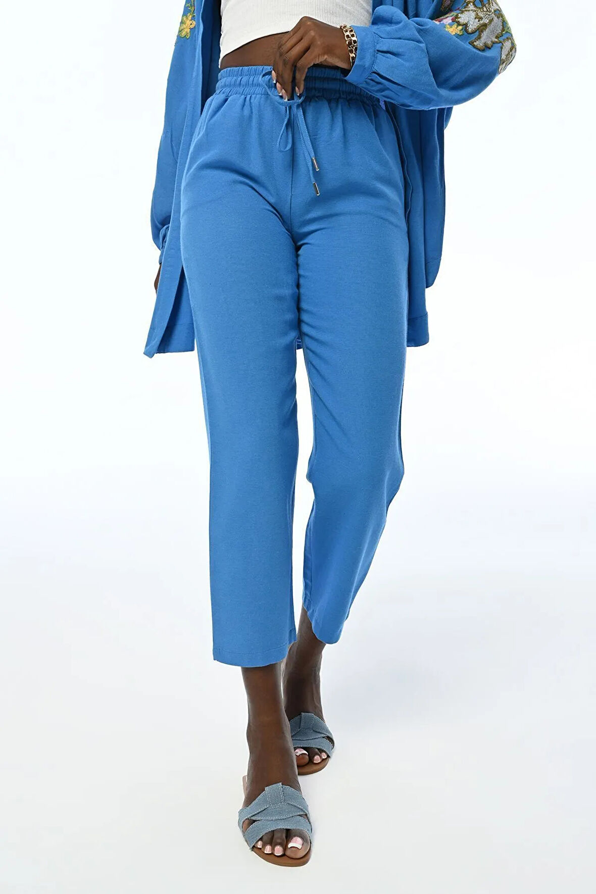 KADIN RAHAT KALIP BELİ LASTİKLİ DÜZ RENK PANTOLON