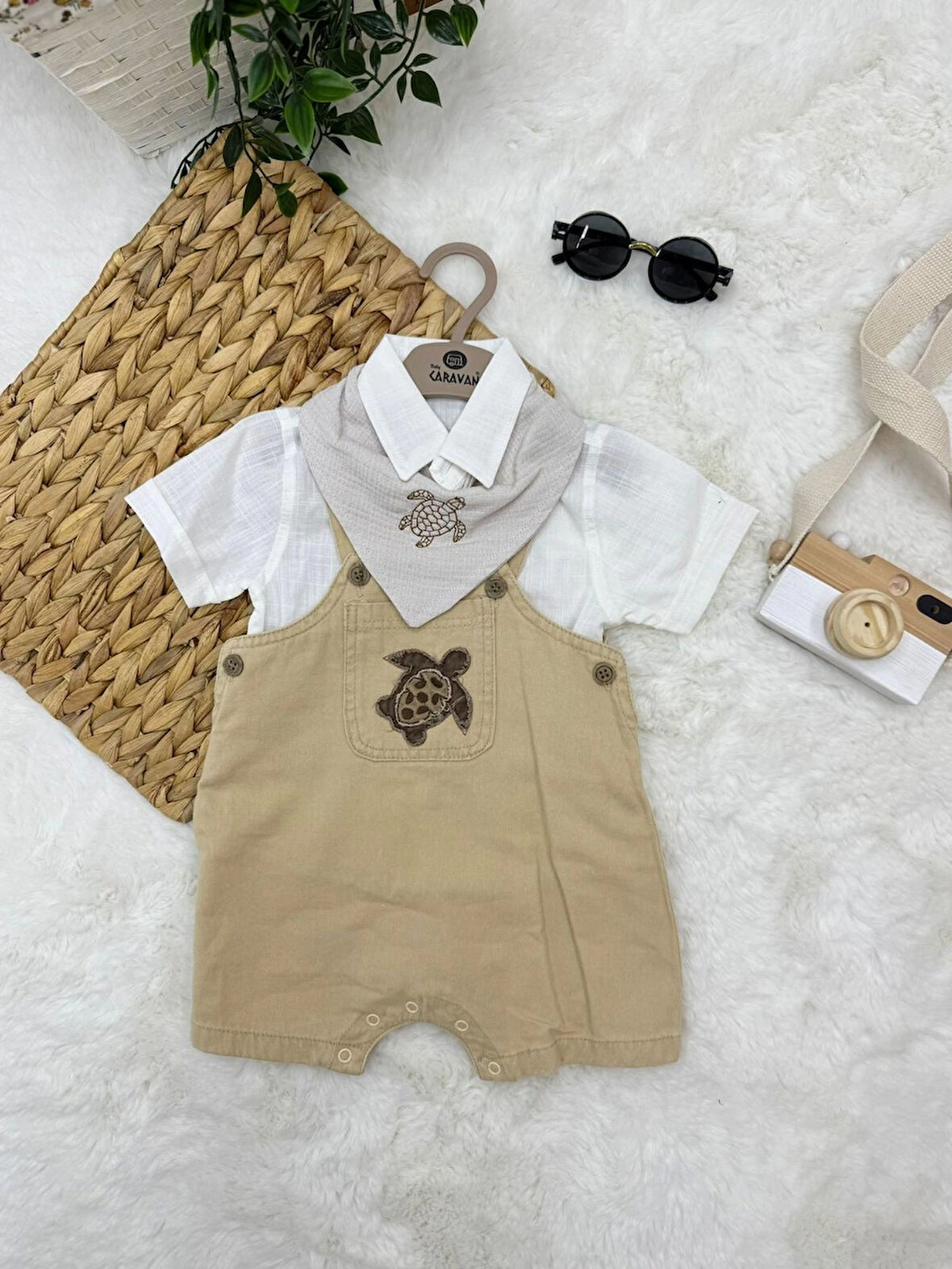 ERKEK BEBEK PAMUKLU ÇIKARILABİLİR ÖNLÜK AKSESUARLI 3 PARÇA TULUM