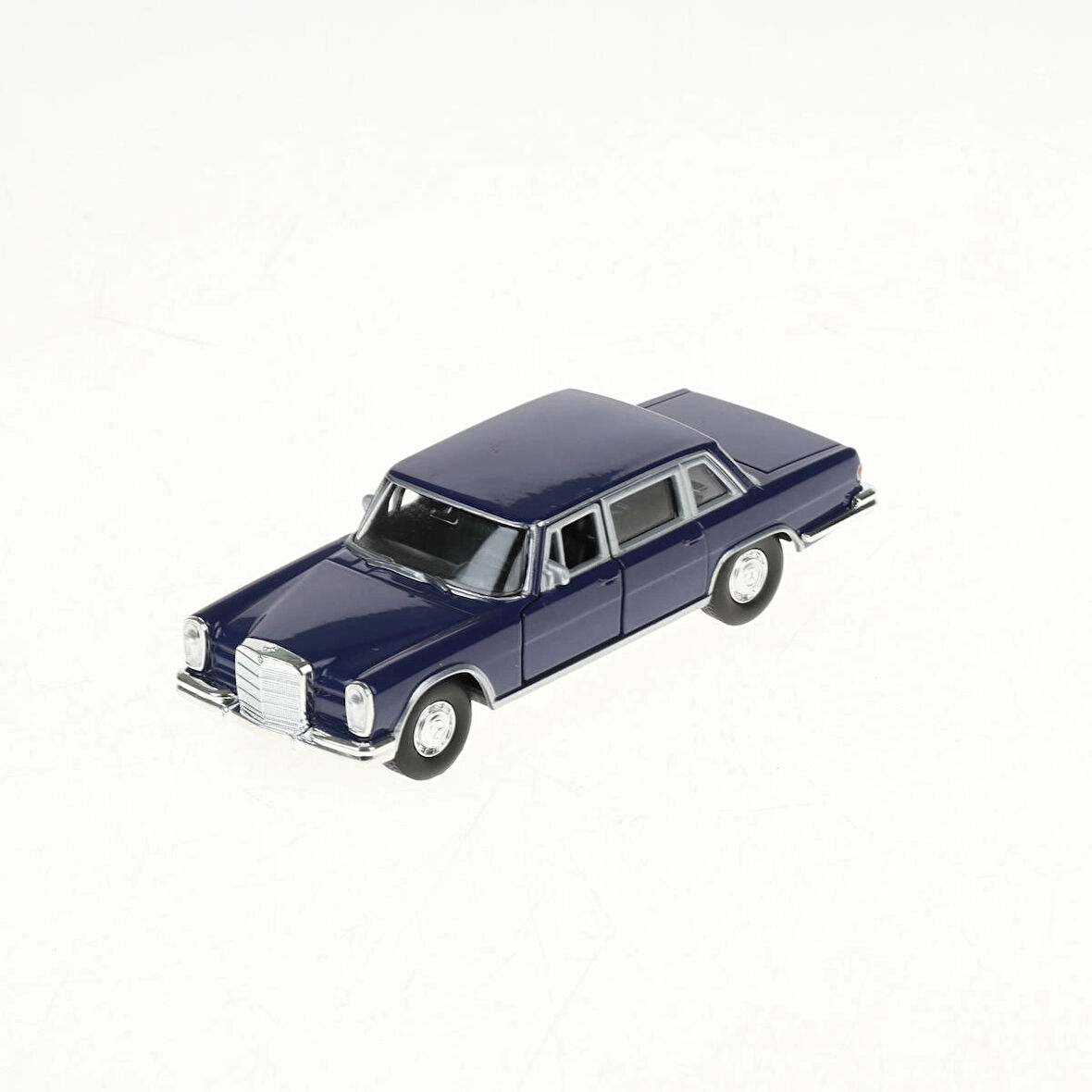 1:36 Ölçek 1963 Mercedes 600 Pullman Diecast Çek Bırak Metal Araba