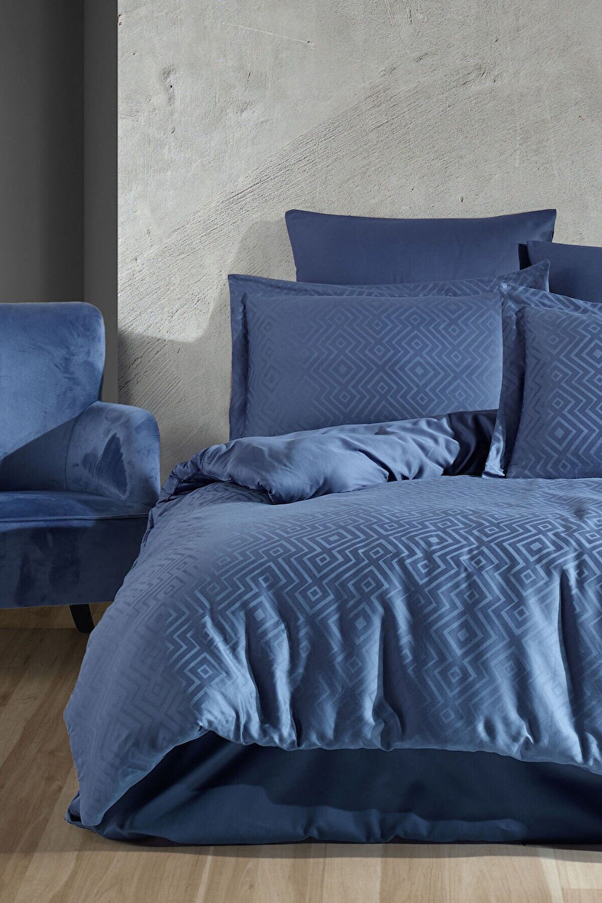 Sevim Jakarlı & Saten Çift Kişilik Nevresim Takımı - Çeyizlik 6 Parça Nevresim Seti-200x220cm-Metis İndigo