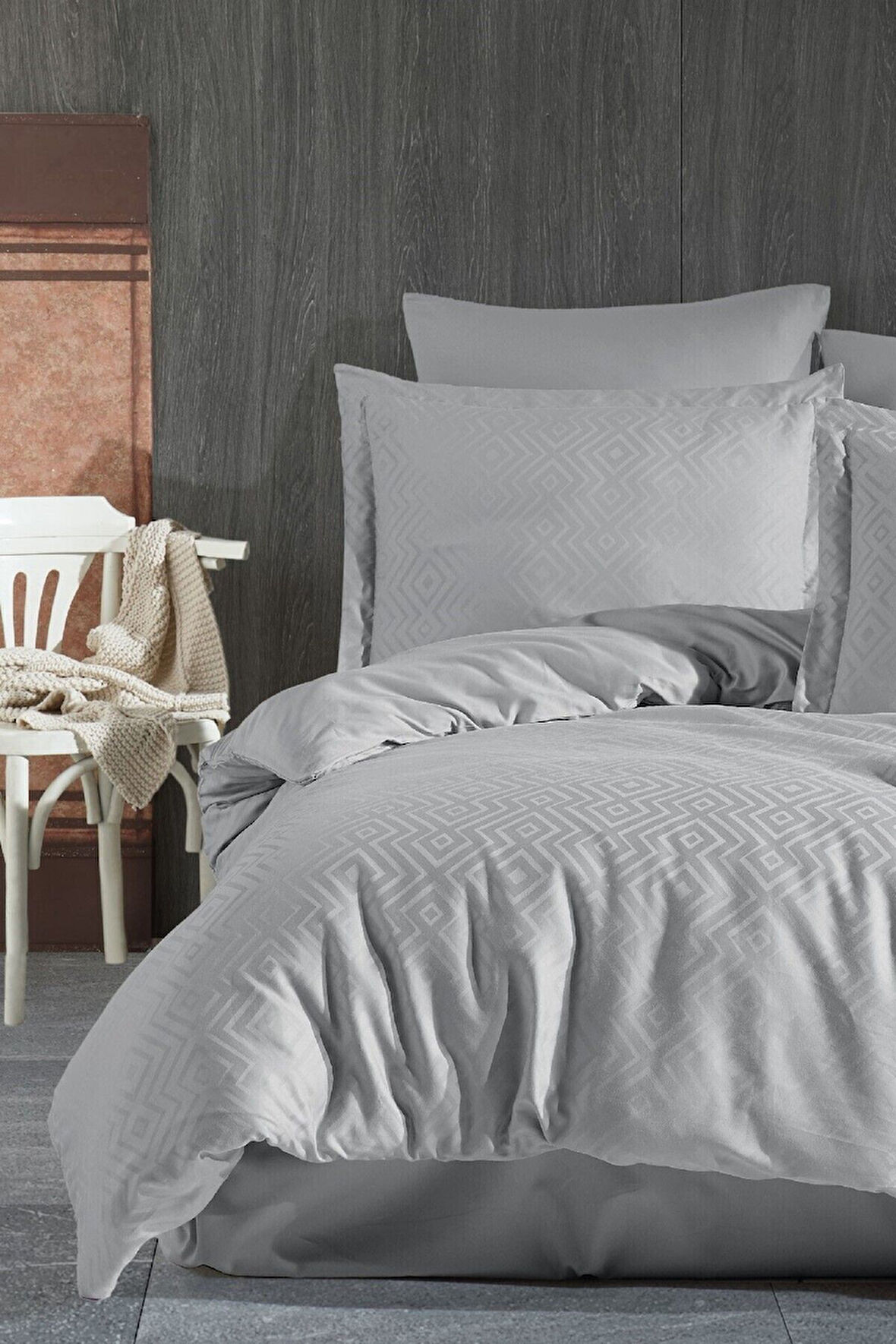 Sevim Jakarlı & Saten Çift Kişilik Nevresim Takımı - Çeyizlik 6 Parça Nevresim Seti-200x220cm-Metis Gri