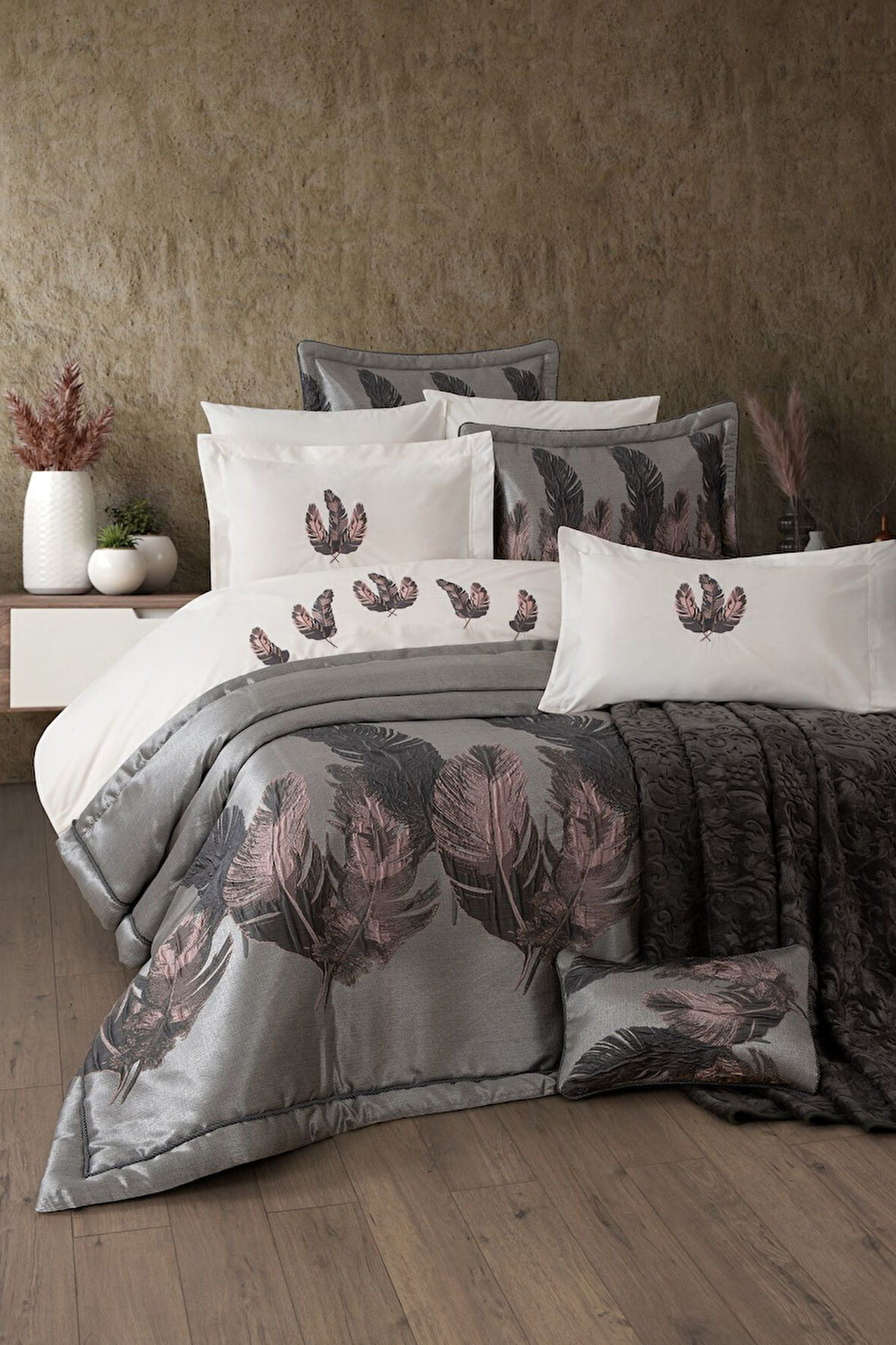 Sevim 11 Parça Battaniyeli Çeyiz Seti - Tafta Yatak Örtüsü & Nevresimli Çeyiz Takımı-Peludo-Pudra