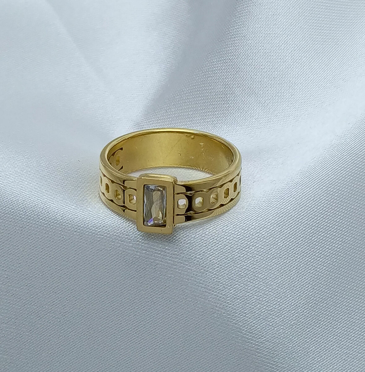 Yeni Sezon Vip Seri Paslanmaz Çelik Altın Kaplama Taş'lı Alyans Yüzük