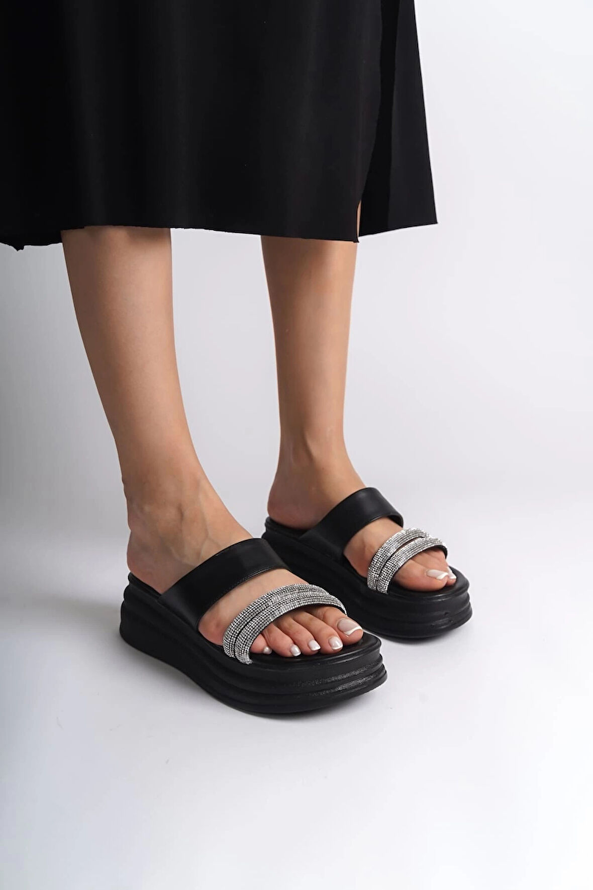 SARAH Düz Topuklu Taşlı Şeritli Kalın ve Ortopedik Taban Kadın Terlik ST - Siyah