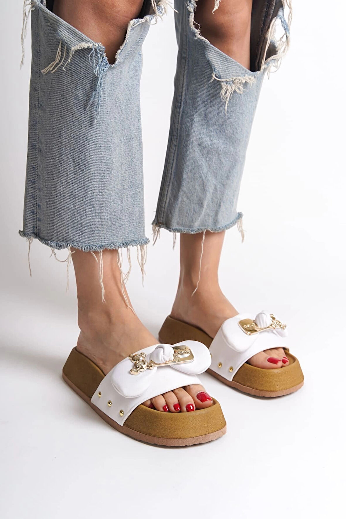 DILA Kalın ve Ortopedik Taban Ayıcıklı Saten Kadın Terlik  KT - Beyaz