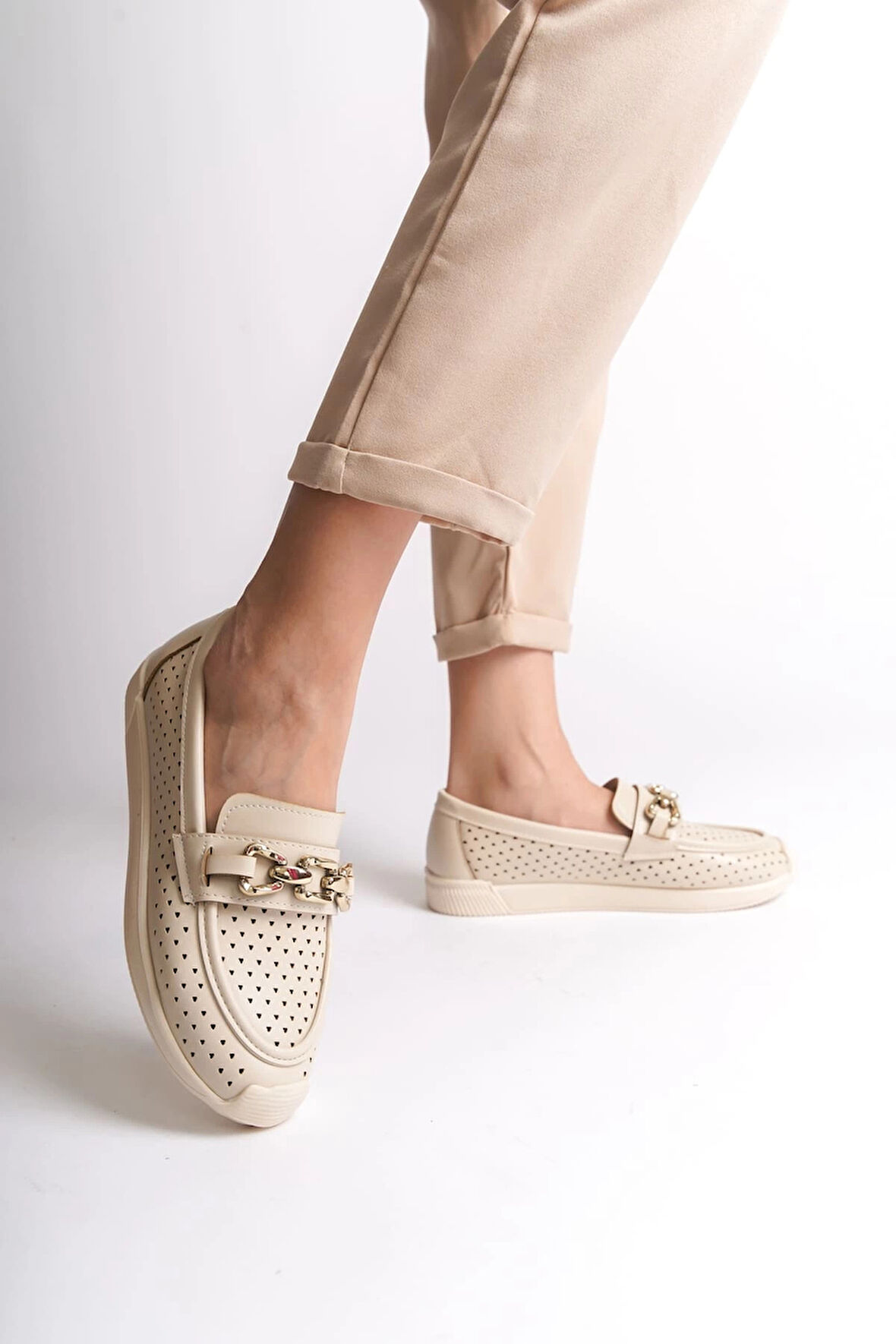 LAYLA Bağcıksız Ortopedik Rahat Taban Kalp Desenli Kadın Babet Ayakkabı KT - Krem