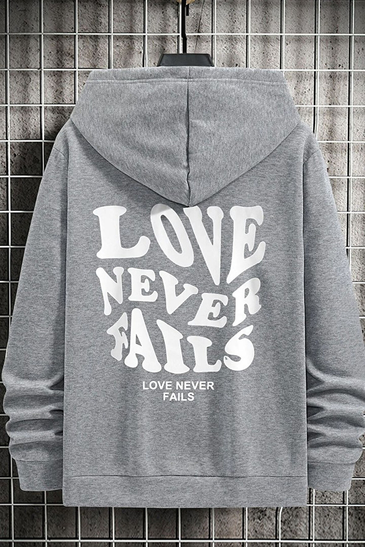 Uyguntarz Unisex Love Never Fails Sırt Baskılı Sweatshirt