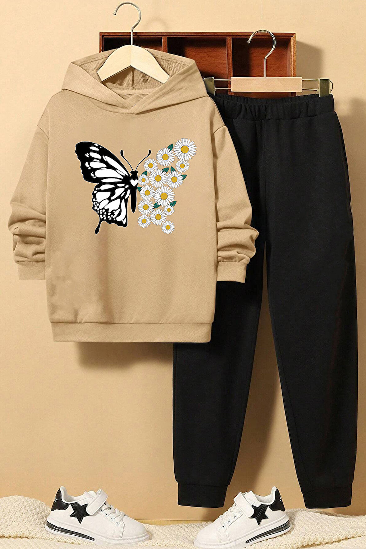 Uyguntarz Papatya Kelebek Baskılı Çocuk Rahat Eşofman Takımı