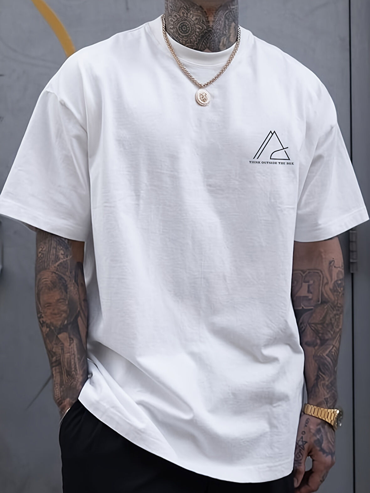 Unisex Think Outside The Box baskılı Oversize Tshirt