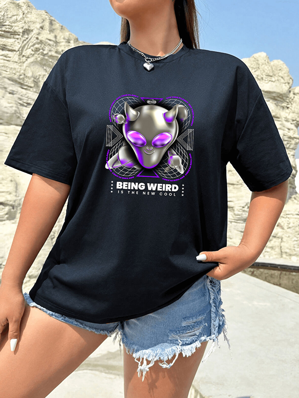 Unisex Being Weird Tasarım Basklı Tshirt