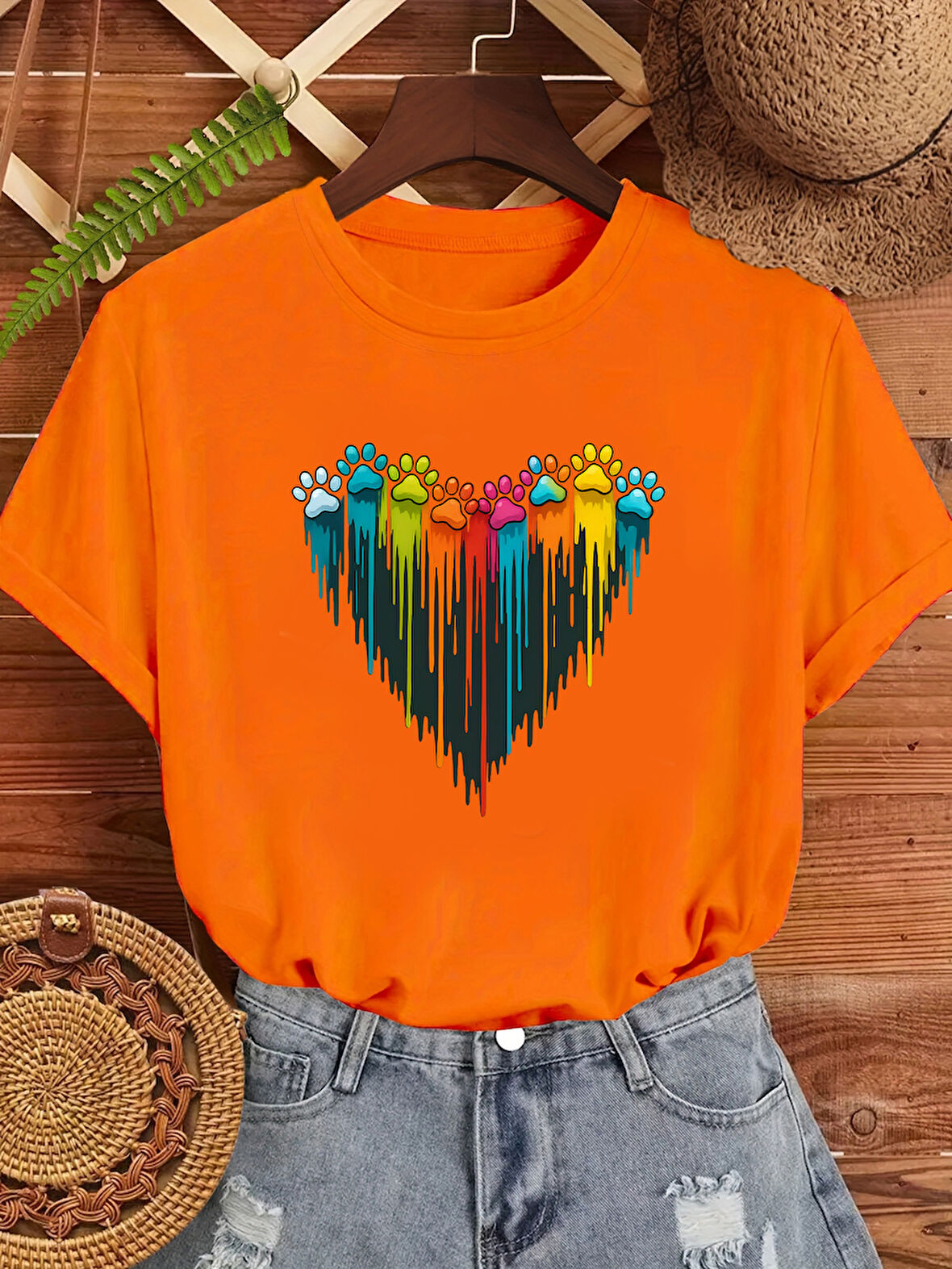 Unisex Sevimli Kedi Patili Kalp Tasarım Basklı Tshirt