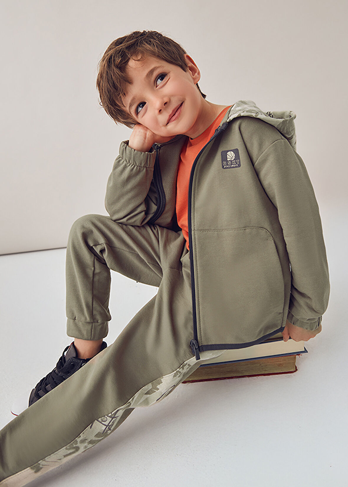 Mayoral 4-10 Yaş Erkek Çocuk Üçlü Takım | Fermuarlı Kapüşonlu Kahve Hırka, Eşofman Altı Seti (Kahve ve Antrasit)