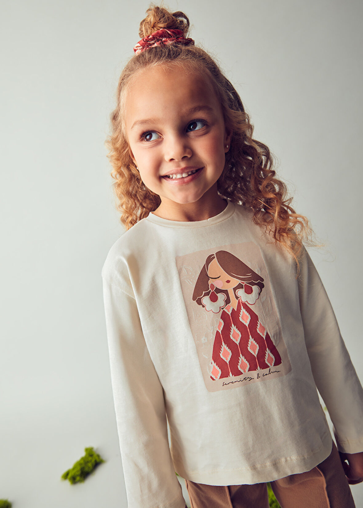 Mayoral Kız Çocuk 2’li Set (4-10 Yaş) – Krem Renk Baskılı Pamuk Bluz ve Çiçek Desenli Tokalı Set