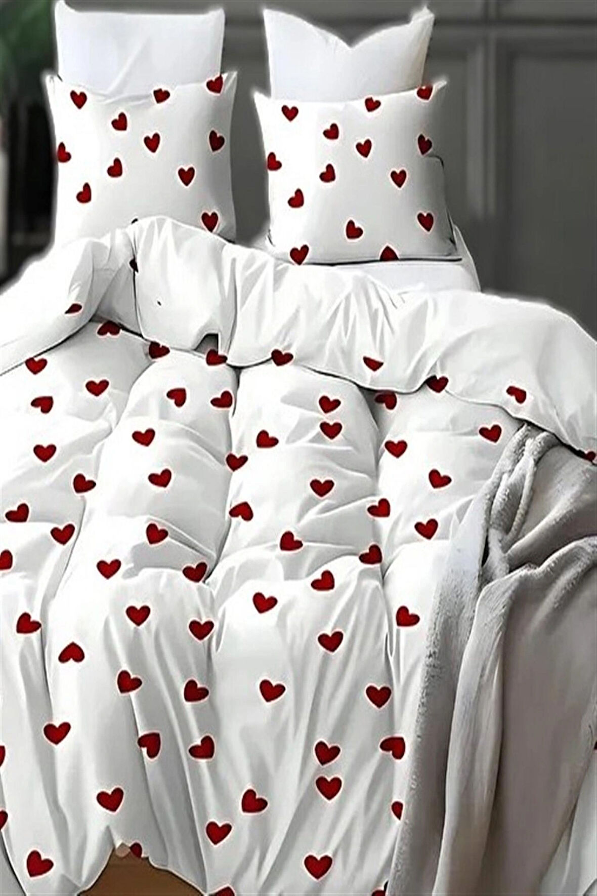 More Home Lastikli Çarşaf Çift Kişilik Nevresim Takımı Kalp Desenli Beyaz - Kırmızı