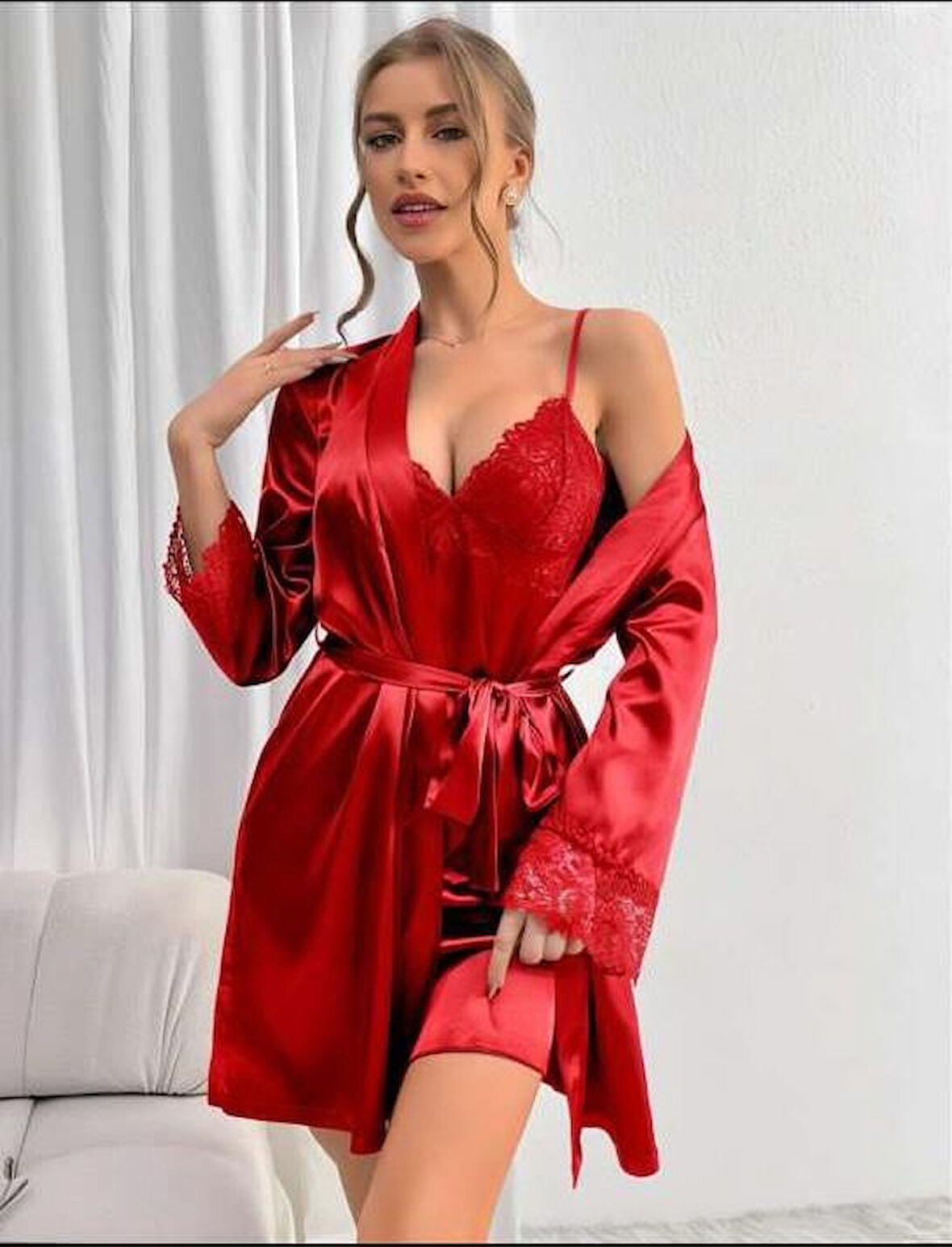 Bicomi Dantel İşlemeli İnce Askılı Kırmızı Saten 2li Gecelik Sabahlık Takımı