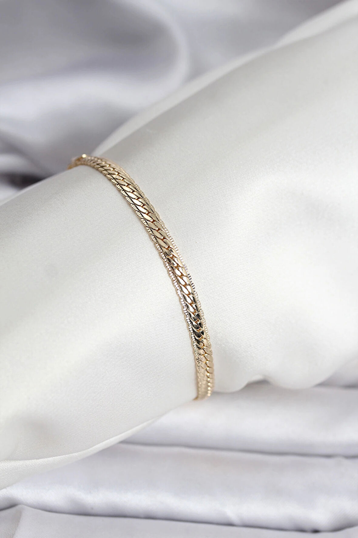 14K Gold Renk Kaplama Lazer Ezme Zincir Model CM Kadın Bileklik