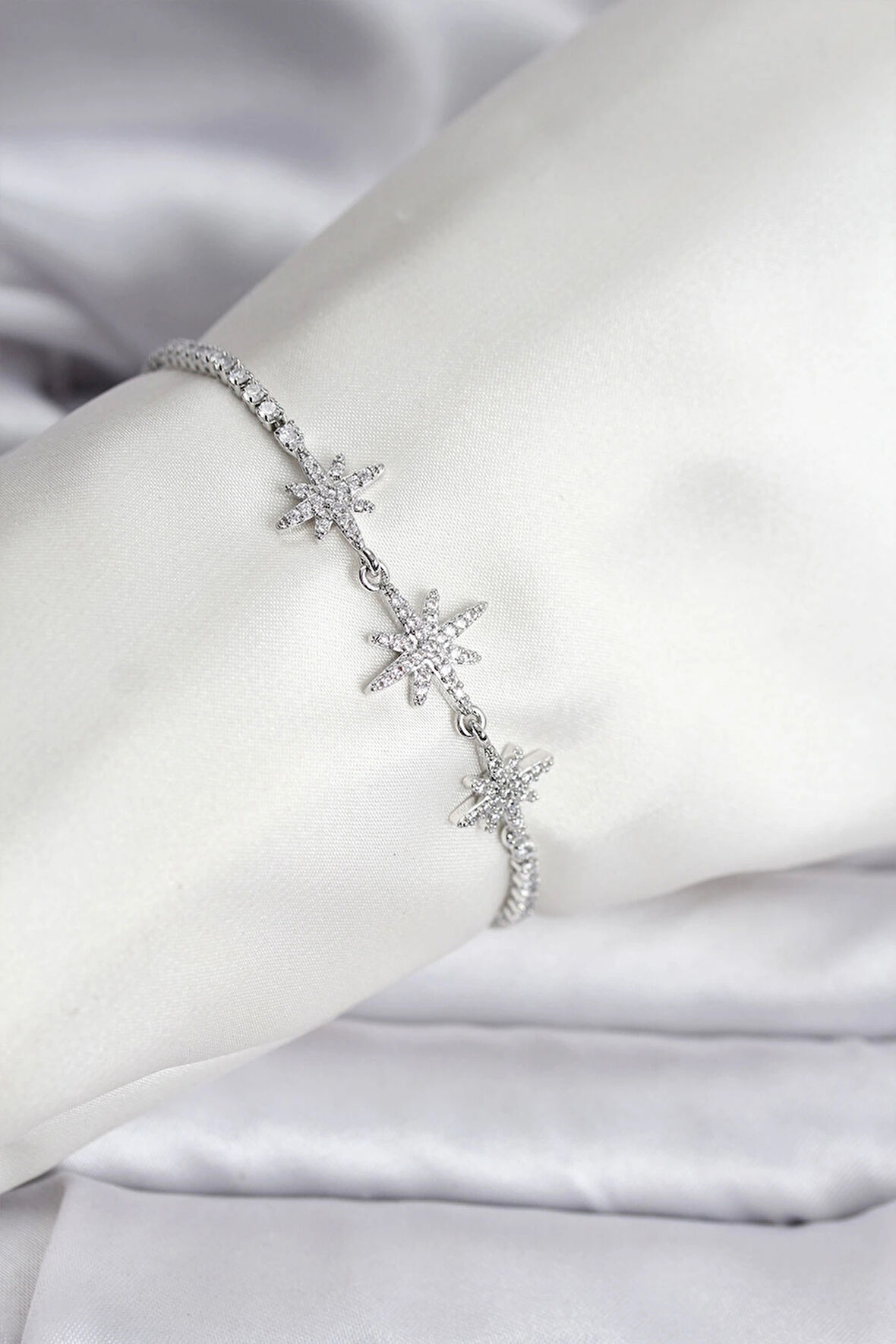 Kutup Yıldızı Model Zirkon Taşlı Gümüş Renk Su Yolu Kadın Bileklik