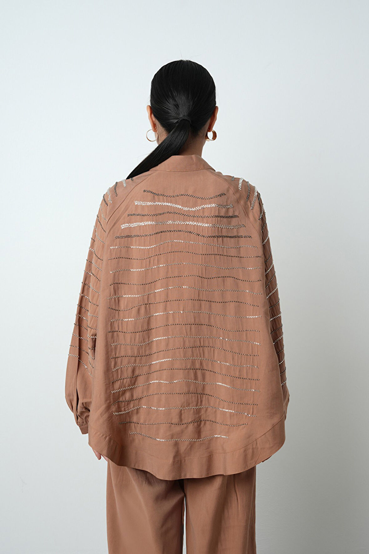 Kadın Arkası Ve Kolları Yatay Taş İşlemeli Oversize Kesim Kimono