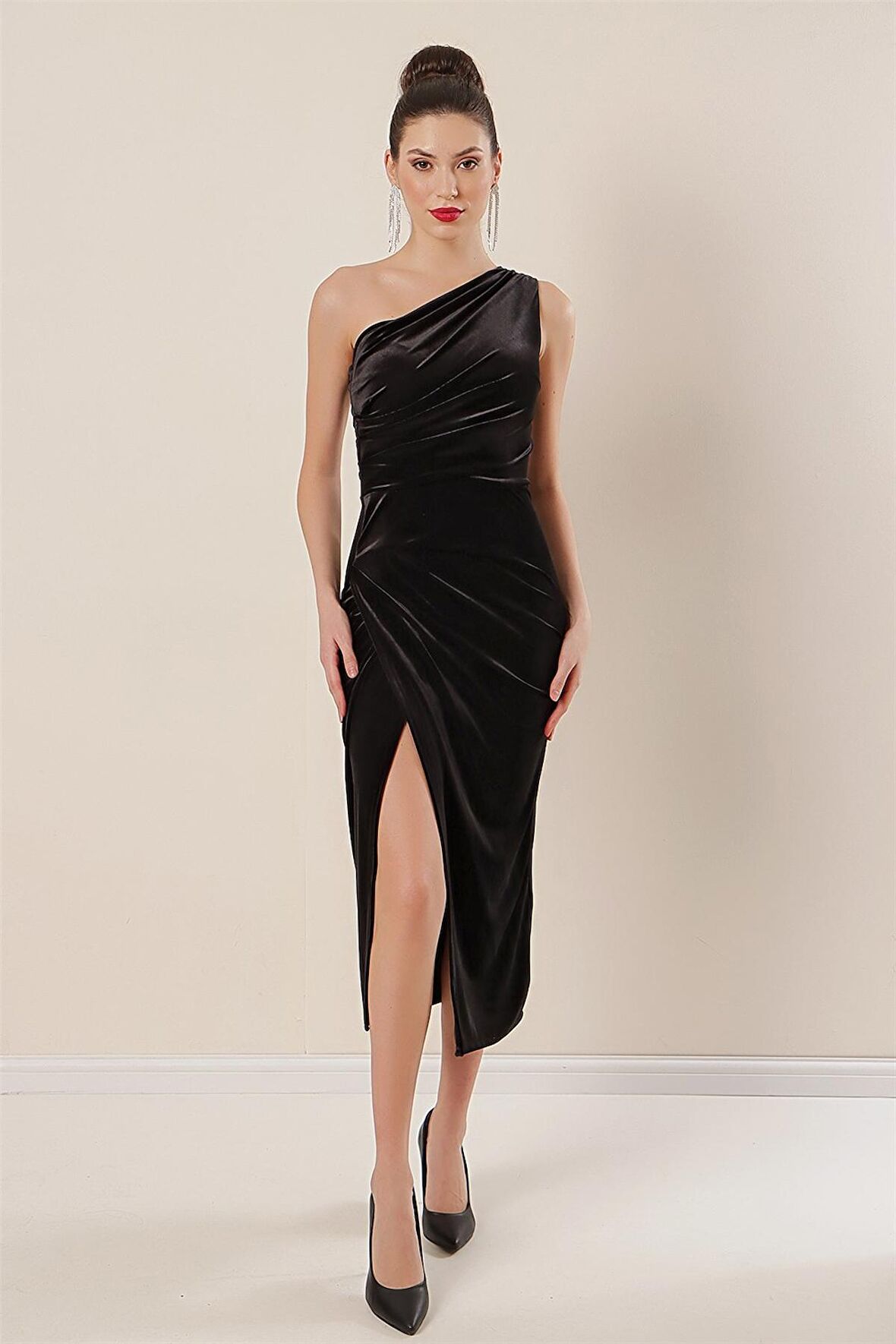 Tek omuz Önü Büzgülü Kadife Elbise Siyah