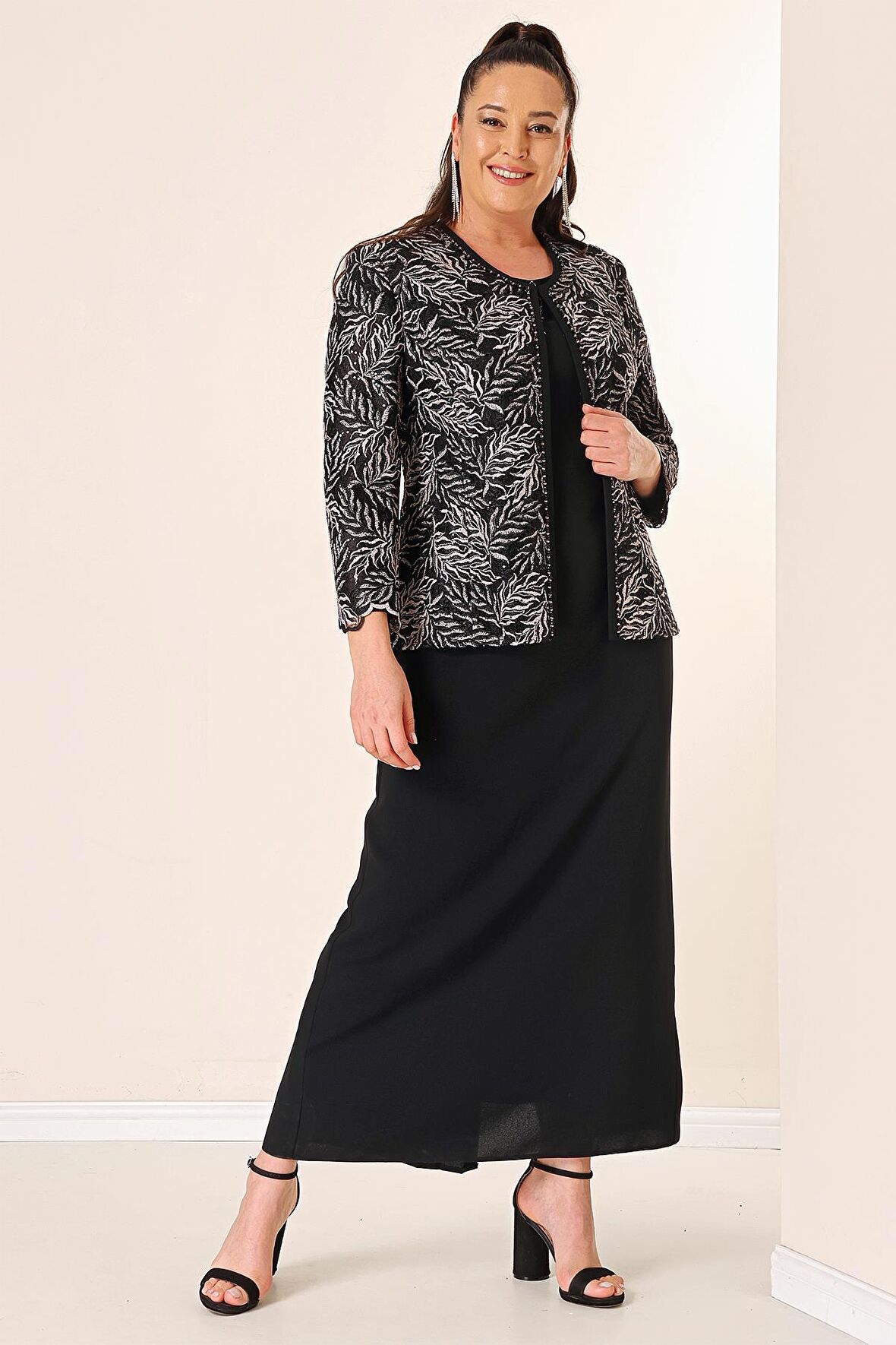 Yakası Boncuk Nakışlı Uzun Elbise Boncuk Pul Nakışlı Ceket Astarlı Büyük Beden 2'li Takım