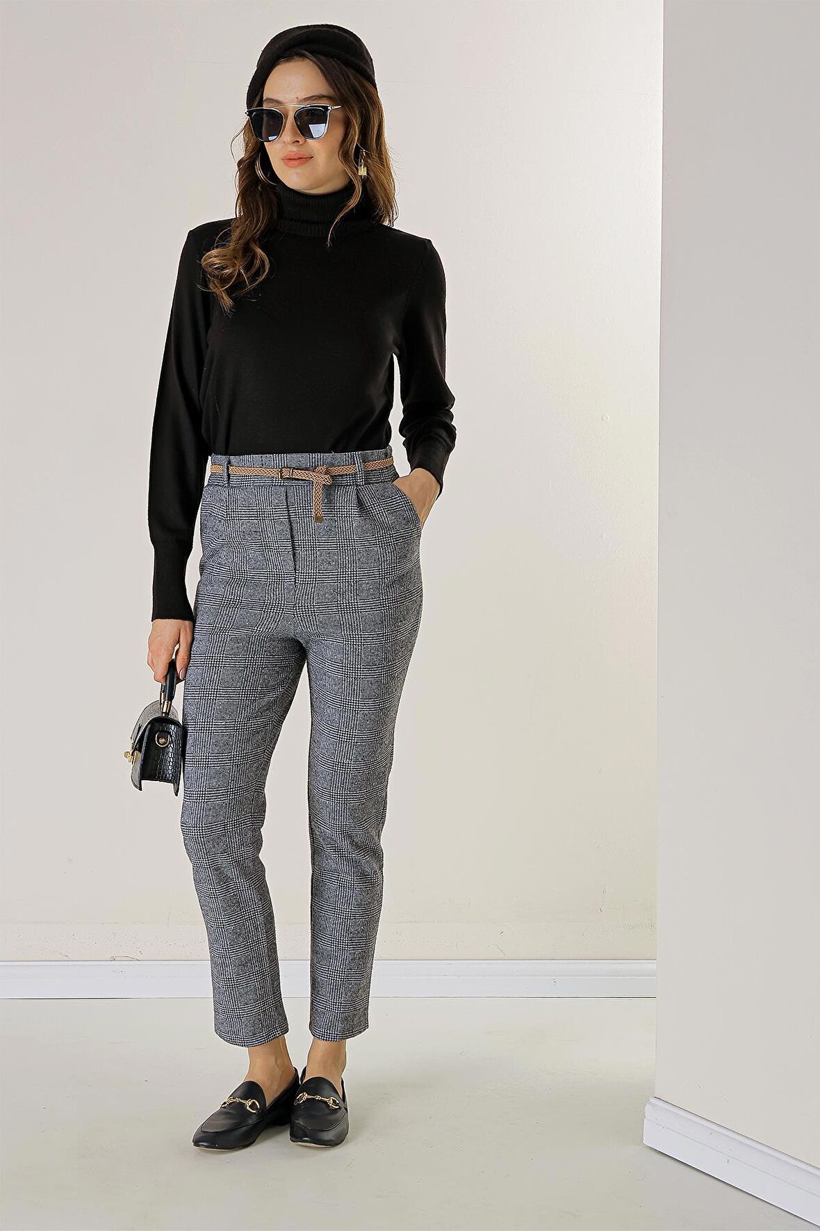 Bel Lastikli Kemerli Yandan Cepli Ekose Dar Paça Pantolon